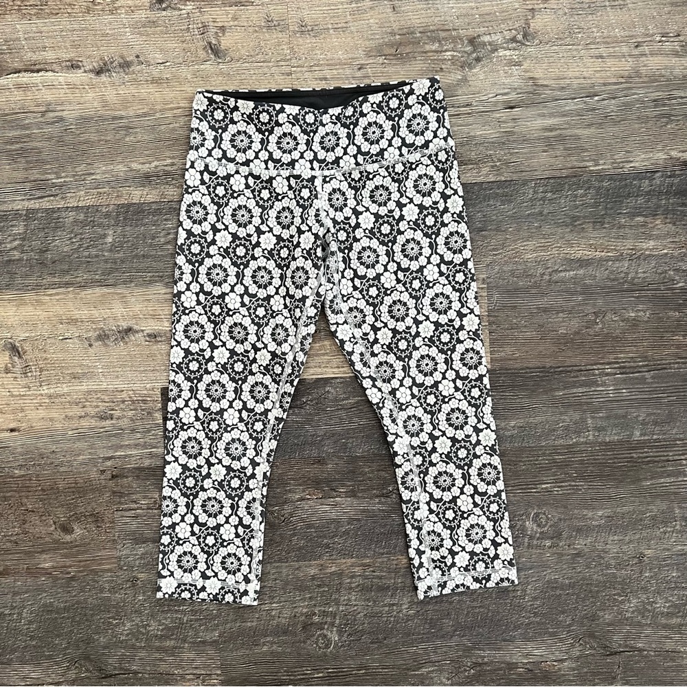 Cropped Leggings - 3 pairs plus sports bra - Picture 10 of 12